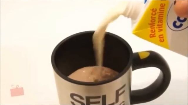 Кружка мешалка Self Stirring Mug смотреть онлайн
