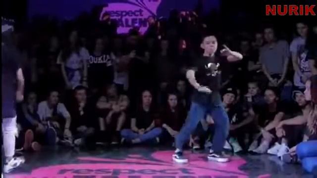 Они взорвали интернет, казашка и русский парень классно танцует смотреть онлайн