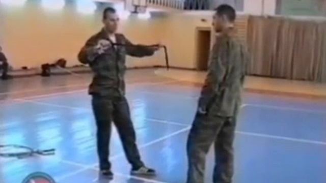 Система боевого выживания Кадочникова. Работа с гибким оружием по ситуации.#military#army#psychology смотреть онлайн
