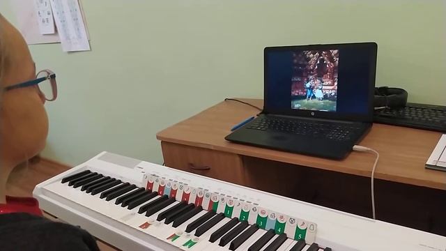 Учимся читать ноты с программой софт Моцарт Яна, 10 лет смотреть онлайн