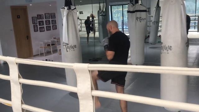 Do I need a 7000 pound heavy bag? смотреть онлайн