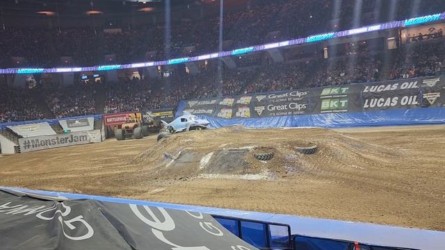 MonsterTruck Jam 2023 - Megalodon flip! смотреть онлайн