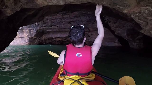 Sea Caves смотреть онлайн
