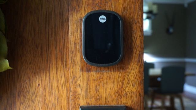 Yale Assure Lock SL 9V Unlock смотреть онлайн