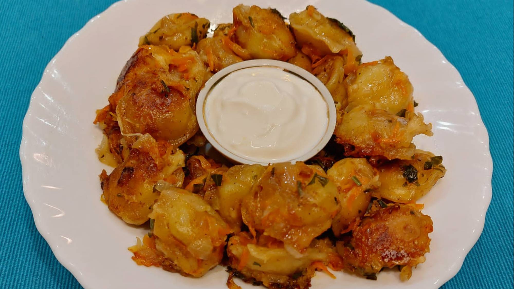 Жареные пельмени в казане под сыром. Рецепт самых вкусных пельмень. Сытный ужин. смотреть онлайн