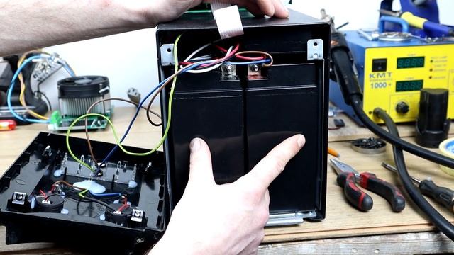 APC Smart UPS 1000. Встановлення потужніших АКБ + балансир HA01 та калібрування. смотреть онлайн