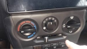 LADA GRANTA CROSS Меняем нижнюю центральную консоль блока отопителя