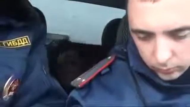 Парень угнал папину машину и разбил слёзы,сопли! смотреть онлайн