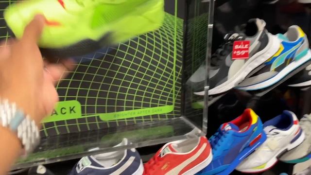 JD Sport reopens at The Mall of Millenia with huge restock!!! смотреть онлайн