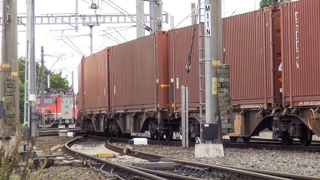 Marfar Rail Cargo cu Siemens Taurus 118 075 la tracțiune intră cu containere la Curtici-25.08.2020 смотреть онлайн