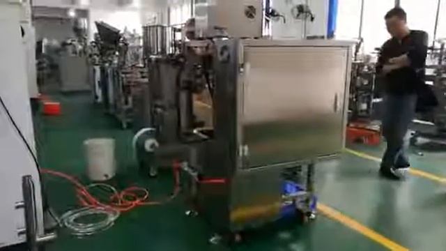 Вертикальный упаковочный станок. Станок для розлива в фигурный пакет типа стик. смотреть онлайн