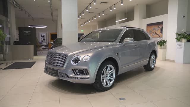 Купить Bentley Bentayga Diesel Цвет: Extreme Silver