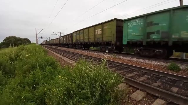 Встал в дождь. Системы электровозов 2ЭС5К-182/167 и 2ЭС5К-207/191 "Ермак" со сдвоенным грузовым смотреть онлайн