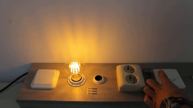 LED filament E27 8Watt dimbaar A19 смотреть онлайн
