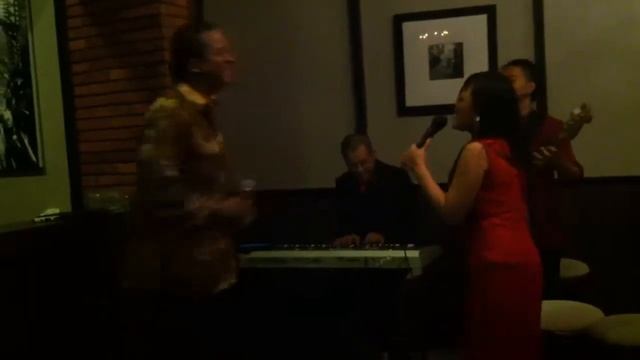 D'Coffee - Fly Me To The Moon duel with Greg, Germany Singer смотреть онлайн
