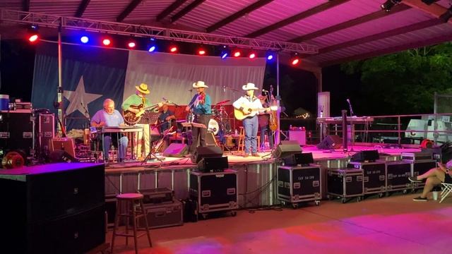 Jake Blocker- Mind Your Own Business- Live at the Stockdale Watermelon Jubilee смотреть онлайн