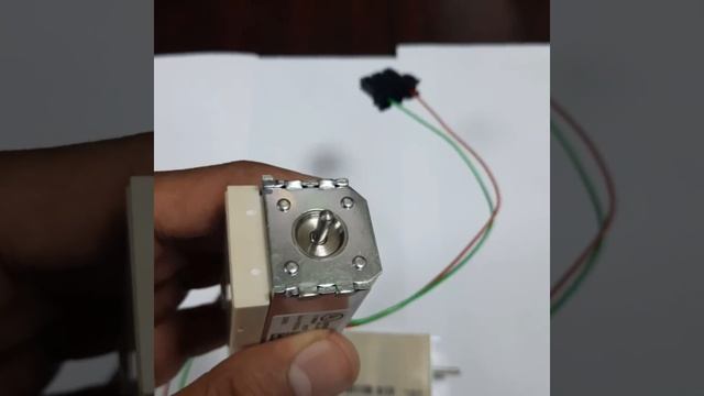 Difference between Under Voltage Release & SHUNT Trip Coil / UVR Coil / SHUNT Coil смотреть онлайн