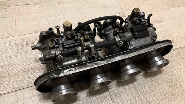 Горизонтальные сдвоенные спортивные карбюраторы Dellorto DHLA 40 L Ваз Fiat Alfa Romeo Made in Ital смотреть онлайн