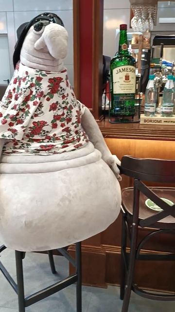 Аэропорт Шереметьево. Ирландский бар. Жду рейса #shorts смотреть онлайн