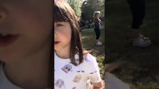 Запускать всем вместе воздушного змея или сидеть в телефоне?? смотреть онлайн