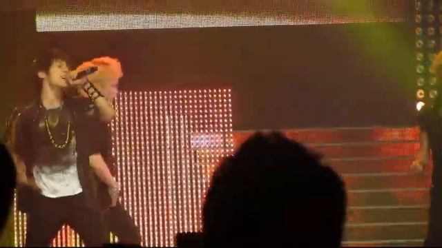 2011 Billboard Kpop Masters: SHINee- Lucifer