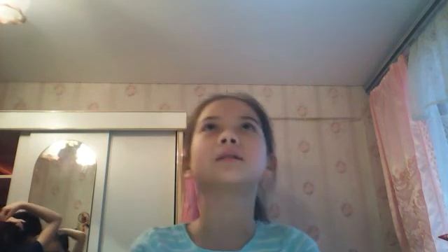 Песня " В лесу родилась ёлочка " на французском языке смотреть онлайн