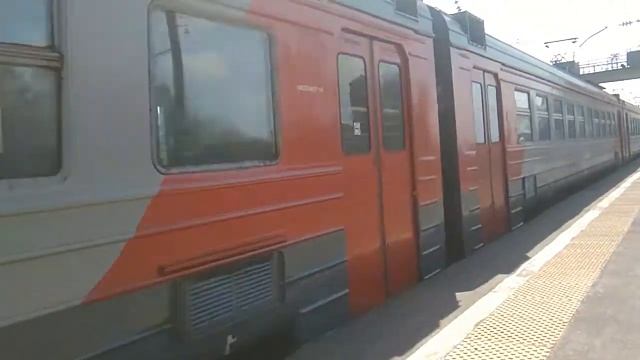 Электричка ЭД4М-0004 на платформе «Узуново». 03 марта 2020 смотреть онлайн