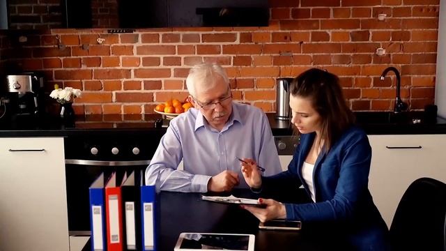 4 Business Ideas for Anyone Who Wants to Run Their Own Business 2022 смотреть онлайн