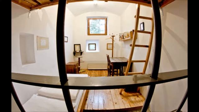 FACE2FACE Pre Intermediate UNIT 7C The world's most unusual hotels смотреть онлайн