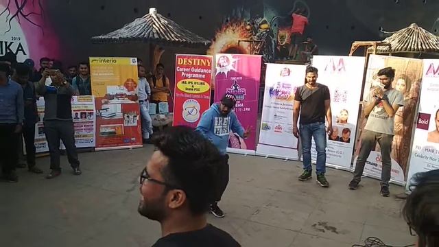 Excellent dance by Choreographer and fitness freak pankaj @NIT RAIPUR #ECLECTICA смотреть онлайн