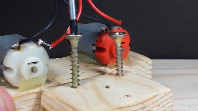Free Energy Light Bulbs 230V Using Piezo Igniter смотреть онлайн
