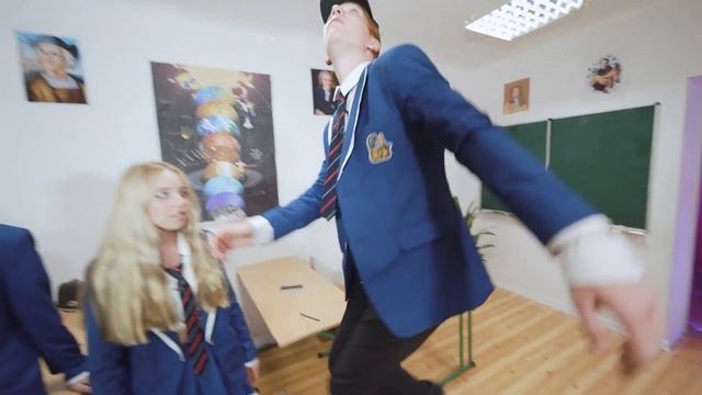 От первого лица Школа 5 😨 УСТРОИЛИ СКИБИДИ ТУАЛЕТ на ШКОЛЬНОЙ СЦЕНЕ🤯ПОЗОР ДЕВОЧЕК ГЛАЗАМИ ШКОЛЬНИК смотреть онлайн