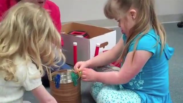 Therapy Minute: Homemade Fine Motor Activities смотреть онлайн