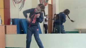 Поздравление мальчикам с 23 февраля девочки школа. 1 класс.