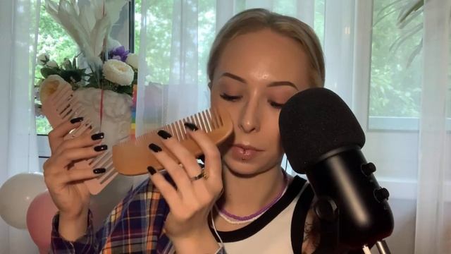 АСМР•ASMR• показываю и рассказываю • близкий шепот на ушко• звуки упаковки и таппинг пальцами смотреть онлайн