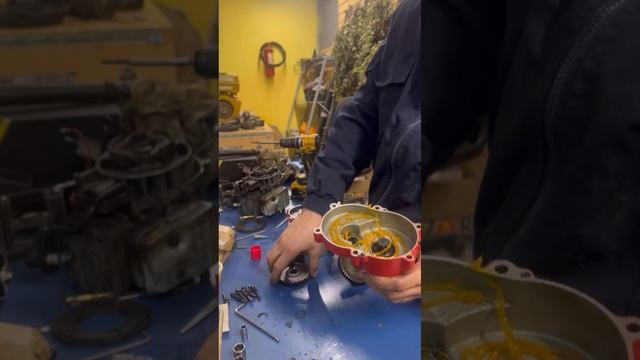 Ремонт редуктора от бензо бура , мотобура и диагностика редуктора. смотреть онлайн
