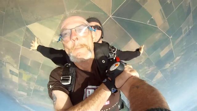 Tandem Skydiving Instructor training смотреть онлайн