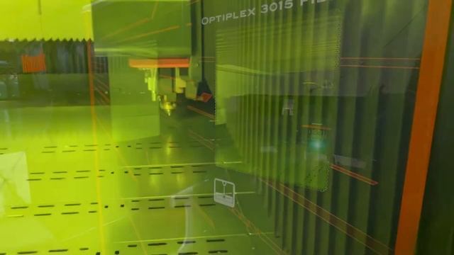 Laser Cutting at US Metal Crafters Virtual Tour смотреть онлайн