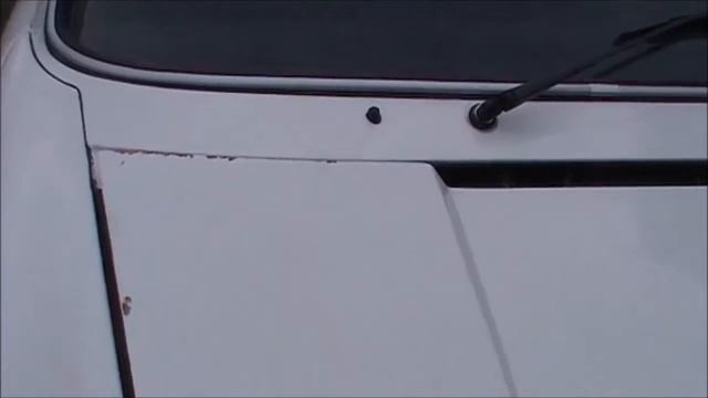 Porsche 911 Bonnet Ripped Clean Off by Wind смотреть онлайн