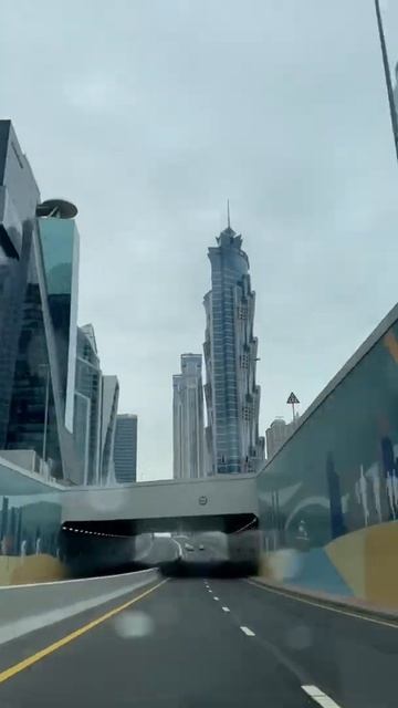 Raining 🌧 Day Business Bay Dubai #shorts смотреть онлайн
