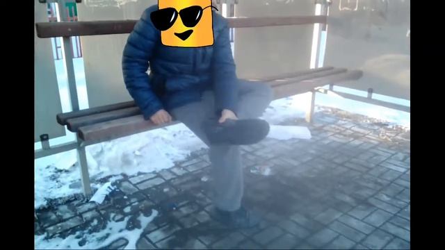 Идиоты ждут автобуса.🚍😂😂 смотреть онлайн