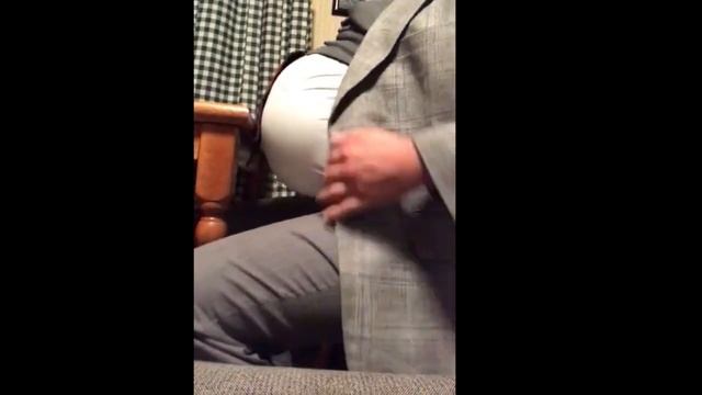 Business Suit Belly Inflation at the Table смотреть онлайн