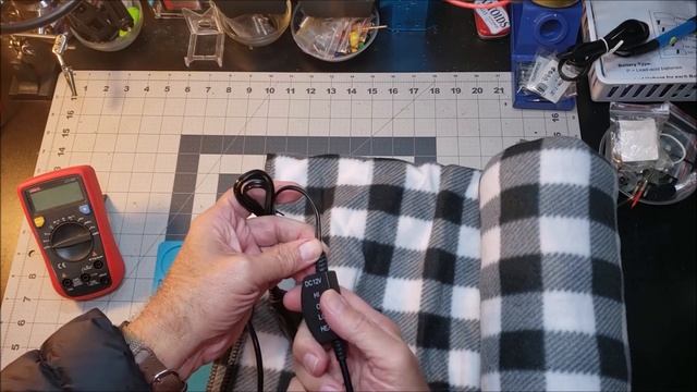Bench test of the 12V Treksafe heated blanket for boondocking use смотреть онлайн