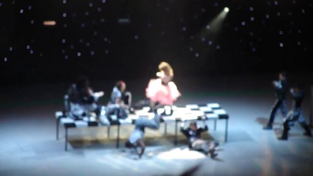 Top 6 group dance routine Mia Michael sytycd season 7 tour NYC live 10.7.10 смотреть онлайн