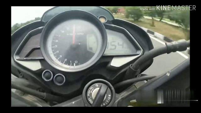 Top speed Train vs pulsar ns 200/Pulsar ns 200 vs Train Top speed смотреть онлайн