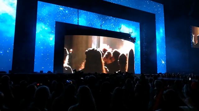 Capital's Jingle Bell Ball 2017 Opening with Taylor Swift смотреть онлайн