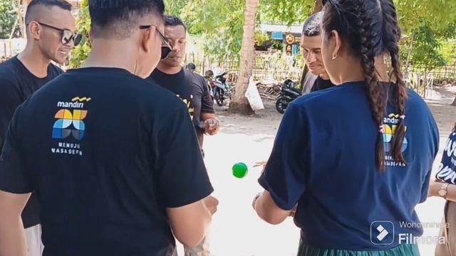 KESERUAN FAMILY GATHERING BANK MANDIRI KCP LARANTUKA смотреть онлайн