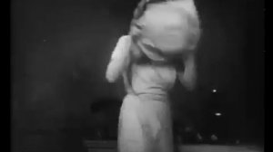 Невидимый идет по городу Х.ф. Старое кино.