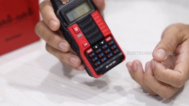 HT BAOFENG UV-10R смотреть онлайн