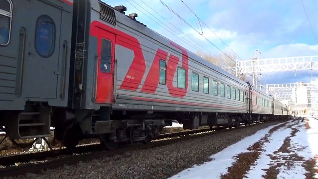 Электровоз ЧС7-033 с пассажирским поездом №109 "Москва - Анапа" смотреть онлайн